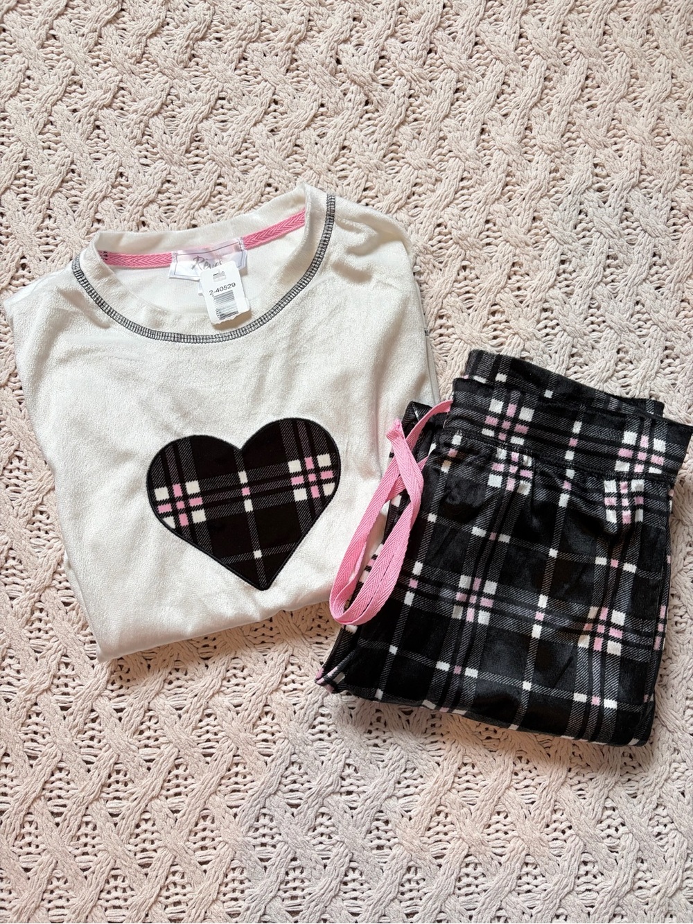 NWT Reves Women’s Pajama Set - Long Sleeve & Pants - Size Small